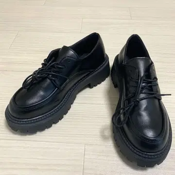 컨디션 최상 블랙 로퍼 합성피혁 통굽 여성용 25cm