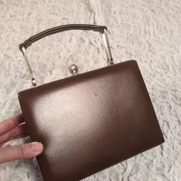 브라운 핸드백 클래식 디자인