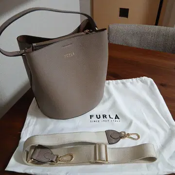 FURLA 그레이 가죽 버킷형 핸드백