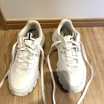 [ 미사용 새상품 ] Puma 화이트 스니커즈 통굽 소프트 플랫폼