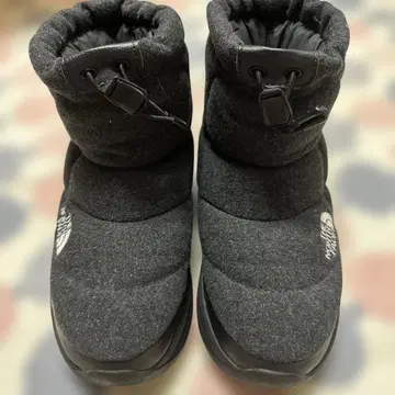 THE NORTH FACE 그레이 숏부츠