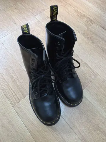 마틴 8홀 부츠