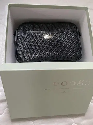 [ 새상품급 ] cooga 쿠거 숄더백 블랙