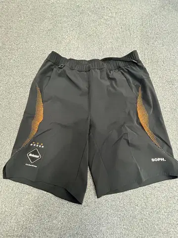 SOPH. 블랙 숏팬츠 M 사이즈