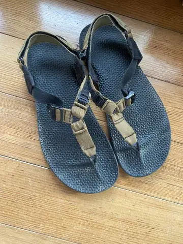 BedrockSandals Cairn