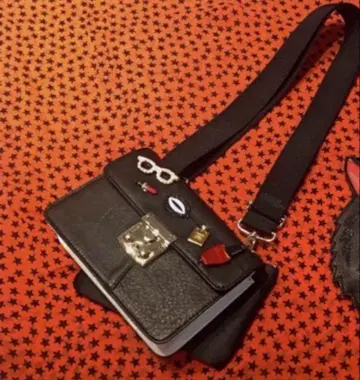 [ guri guri ] 핀 배지 숄더백