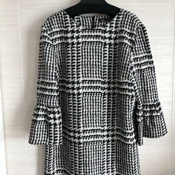 ZARA. 워셔블 화이트 블랙 체크 7부 소매 튜닉 새상품급