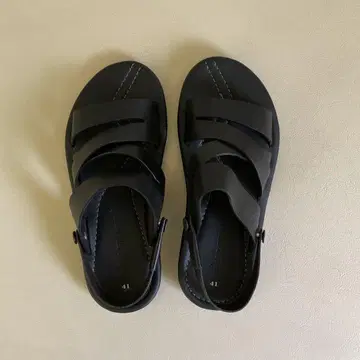 천연 가죽 블랙 스트랩 샌들 25.5cm