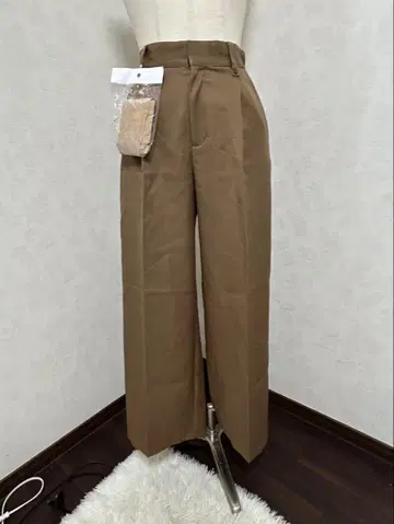 유나이티드 애로우즈 턱 와이드 팬츠 M 사이즈