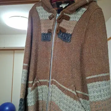 후드 부착 두꺼운 원단 니트 자켓