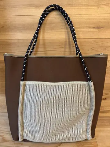 브라운 메쉬 토트백 콜라주 개럴개런트