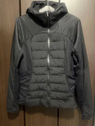 Lululemon 후드 부착 다운 자켓 블랙