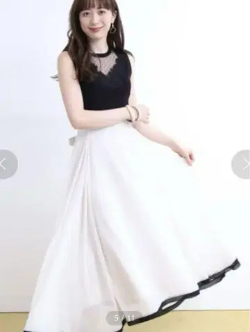 Rirandture 데콜테 레이스 도킹 니트 원피스