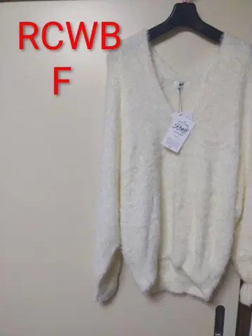 택 포함 새상품 RCWB 화이트 니트 F