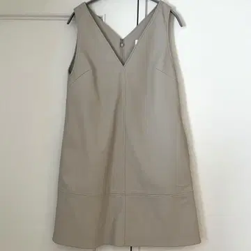 새상품급 Lily Brown 인조 가죽 오버롤 스커트