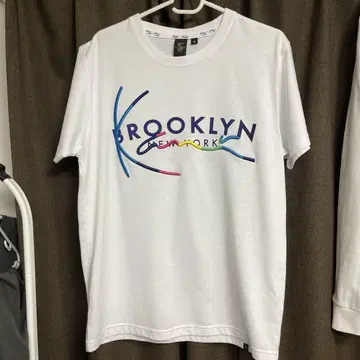 칼카니 화이트 t셔츠