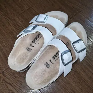 BIRKENSTOCK 샌들 화이트 37