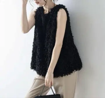 AMELY 페더 프린지 슬리브리스 블랙 미사용 새상품