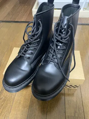 닥터마틴 1460 모노/8홀 부츠 블랙 27cm