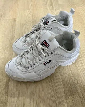 FILA 화이트 스니커즈
