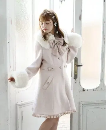 LIZLISA 사이드 하트 버클 A 라인 코트