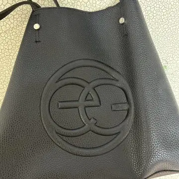 에고이스트 블랙 토트백 로고
