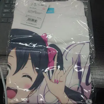 야자와 니코 그려낸 풀 그래픽 T셔츠 파티 드레스 2025ver