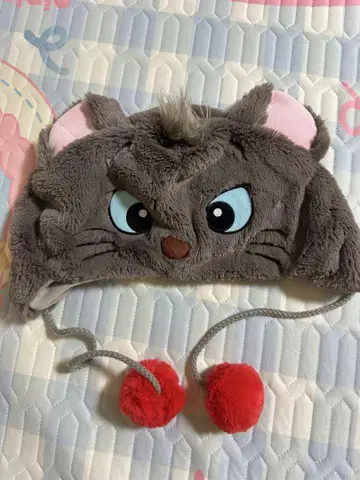 고양이 얼굴 디자인 모자