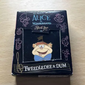 Disney Store Alice Disney pins 트위들덤