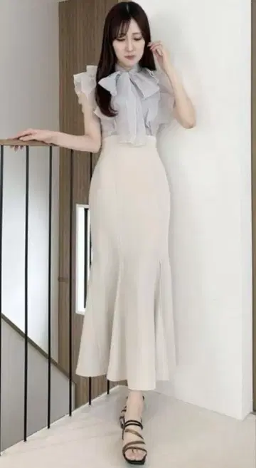 MERCURYDUO 백 레이스업 스트레치 머메이드 스커트