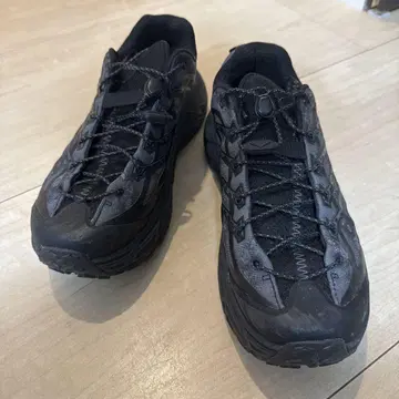 HOKA 트레일 러닝화 블랙