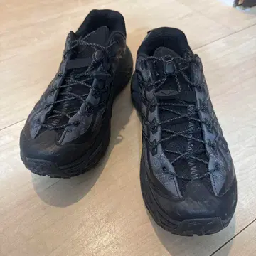 HOKA 트레일 러닝화 블랙