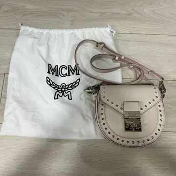 MCM 패트리샤 숄더백 스터드 화이트