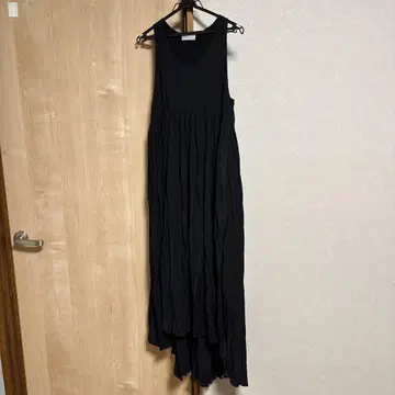NEWHOUSE 슬리브리스 롱 원피스 블랙