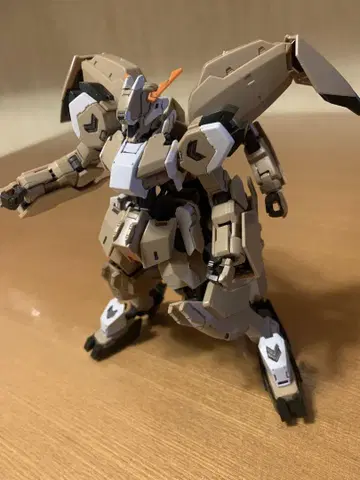 HG 건담 구시온 리바이브 풀 시티
