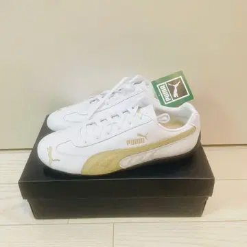 PUMA 화이트/골드 스니커즈