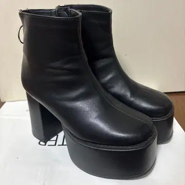 블랙 하이힐 부츠