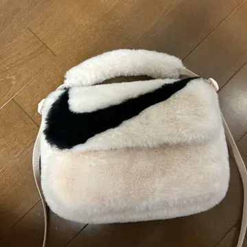 NIKE 나이키 퍼 숄더백 핑크