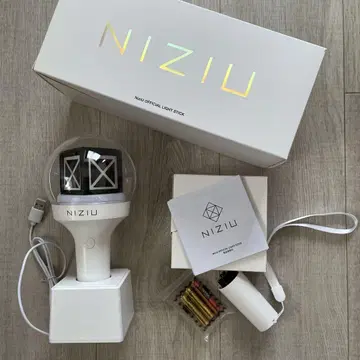 [ NIZIU 공식 응원봉 라이트 스틱 ]