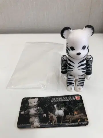 Bearbrick 제브라 패턴 피규어