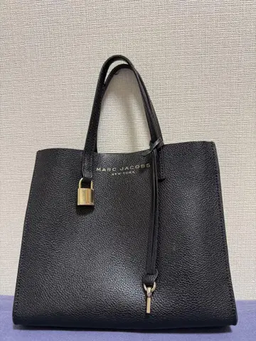 마크 제이콥스 블랙 가죽 핸드백