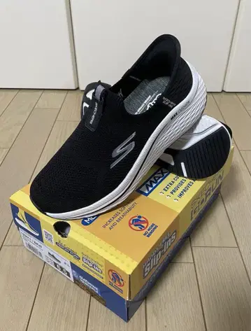 스케쳐스 슬립인 핸즈프리 블랙 24cm 통굽