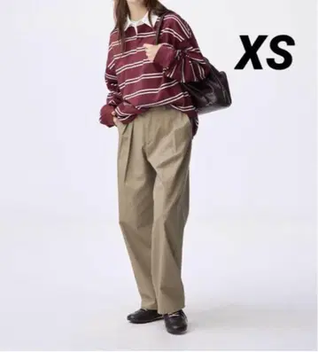 미사용 새상품 GU 치노 배럴 레그 턱 팬츠 XS