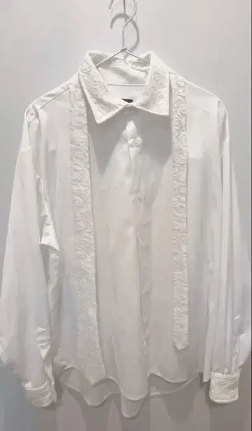 HARE 화이트 셔츠