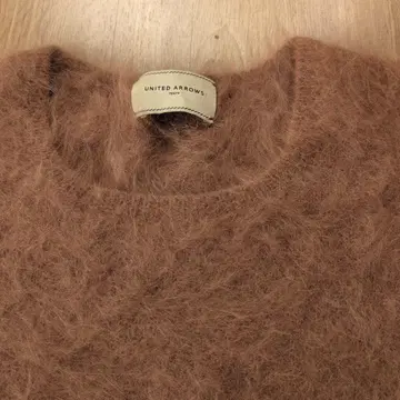 UNITED ARROWS 모헤어 혼방 카멜 브라운 스웨터