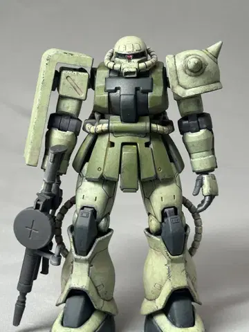 HG 자쿠 도색 완성품