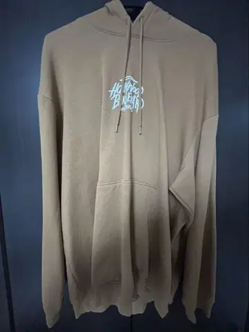 브라운 후드 부착 후드티 그래픽 프린트