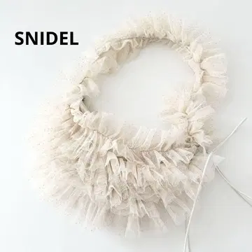 새상품급 스나이델 튤 프릴 백 하프문형 화이트