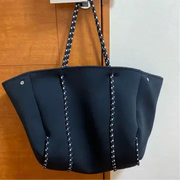 네오프렌 블랙 토트백 경량