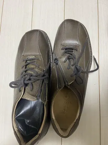 Ecco 브라운 레이스업 스니커즈 25.0-25.5cm